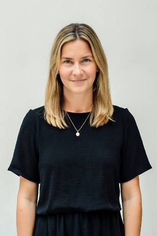 Management Team Member 09